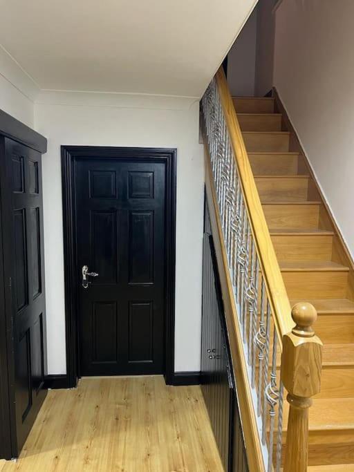 Cheerful 3 Bed House With Free Parking. Villa Nottingham Luaran gambar