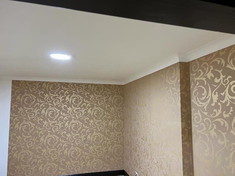 Cheerful 3 Bed House With Free Parking. Villa Nottingham Luaran gambar