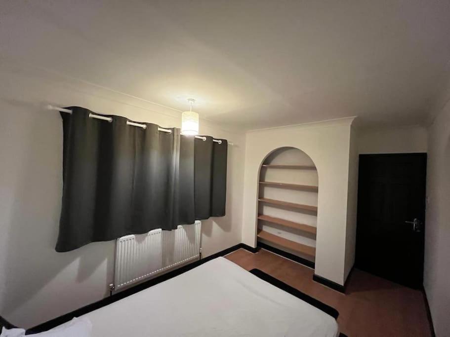 Cheerful 3 Bed House With Free Parking. Villa Nottingham Luaran gambar